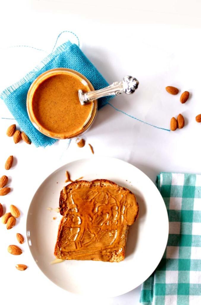Two-Ingredient-Homemade-Almond Butter10