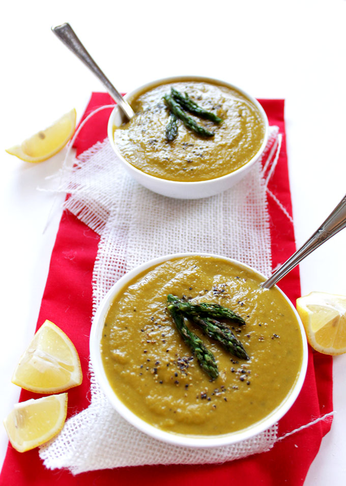 Creamy Asparagus Soup. No Cream needed. Simple, easy, heathy, delicious. #glutenfree #vegetarian