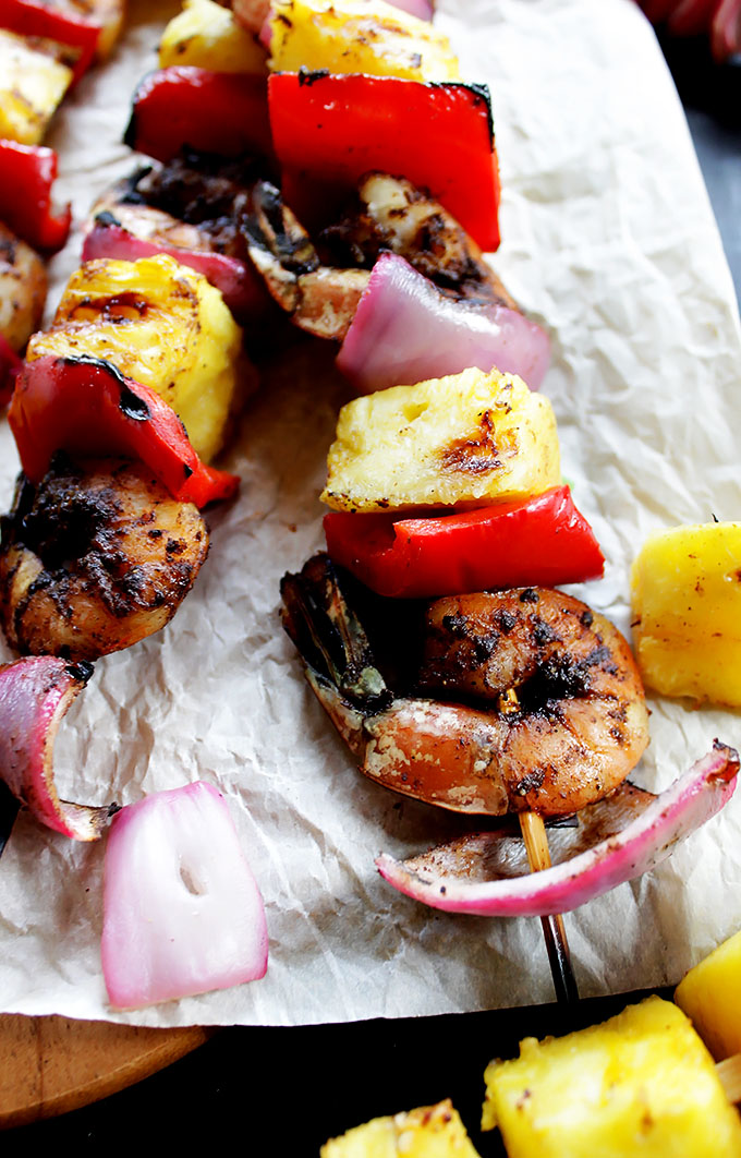 Caribbean Shrimp pineapple kabobs. Only takes 40 minutes to make! Perfect spring/summer grilling recipe. Great for parties! Can prep up to one hour in advance! Gluten Free/Refined Sugar Free/Dairy Free | robustrecipes.com