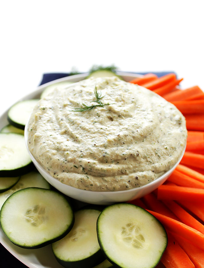 Cashew Ranch Dip. Simple to make. Tastes just like store-bought ranch dressing. #glutenfree #vegan