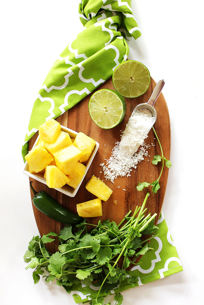 Pineapple Salsa. Sweet and spicy. Easy to make. Homemade sugar-cinnamon tortilla chips. #vegan #glutenfree