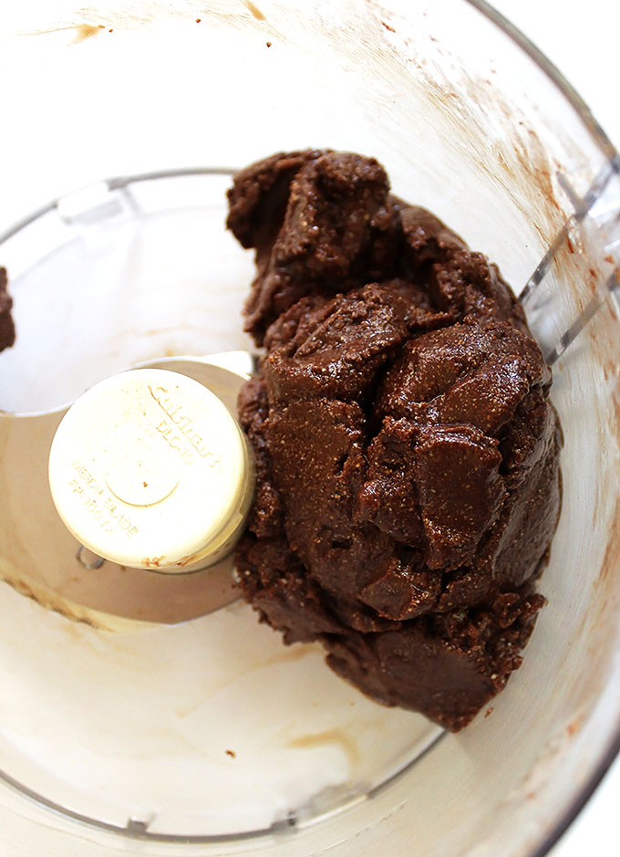 Dough for thin and crispy chocolate cookies. So easy to make. #glutenfree #cookies|robustrecipes.com