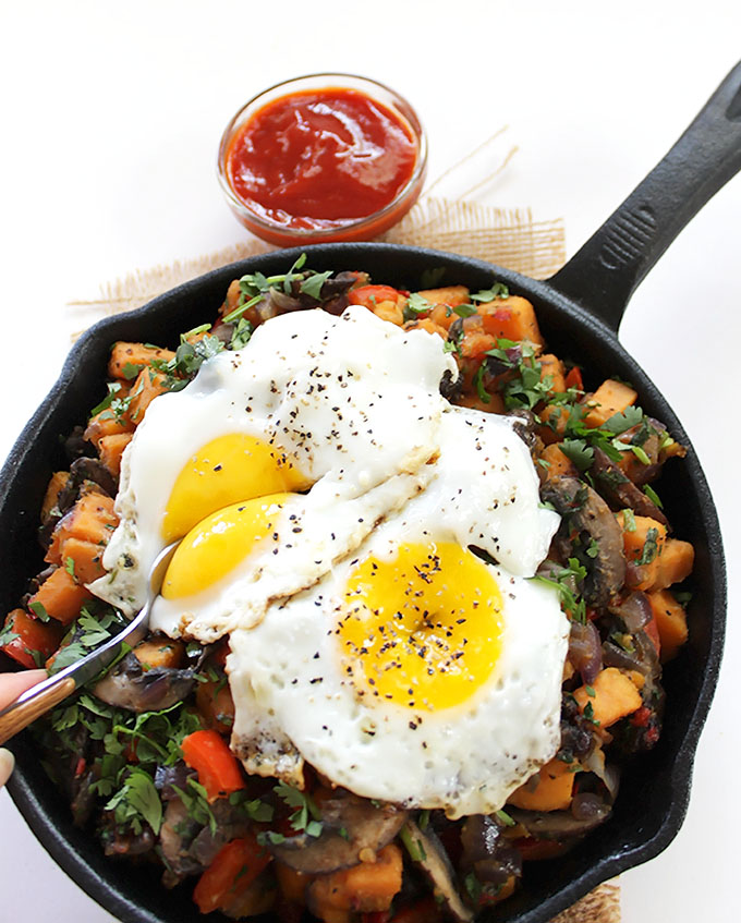 Sweet Potato Hash with Mushrooms. A delicious, balanced breakfast that is perfect for weekends! #vegetarian #glutenfree