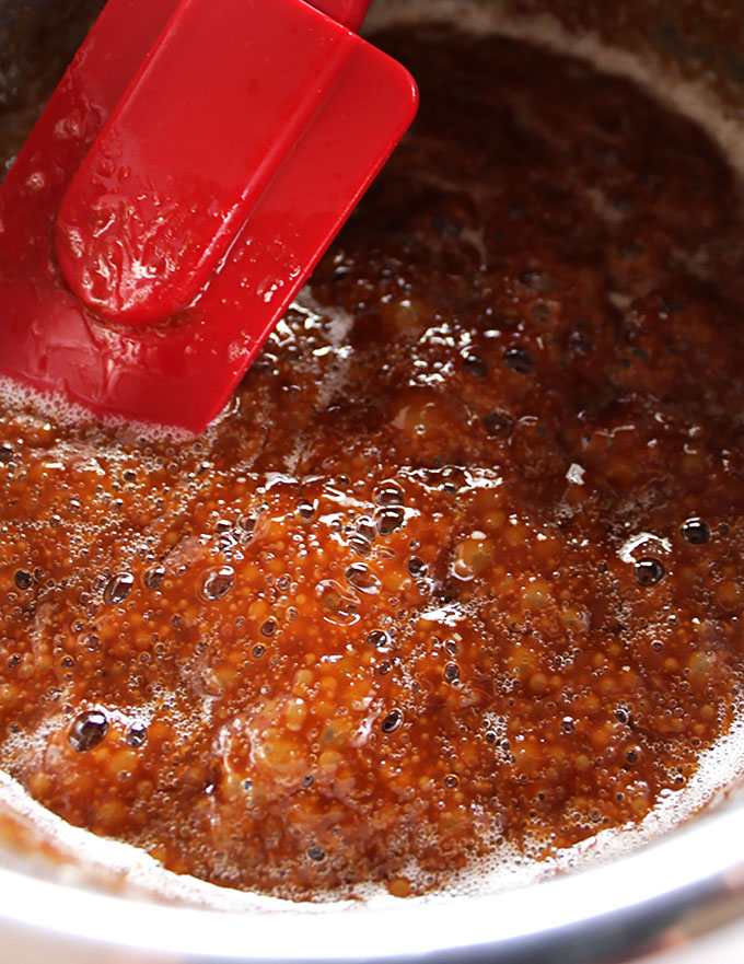 A quick caramel made out of coconut sugar and butter! Easy and delicious!