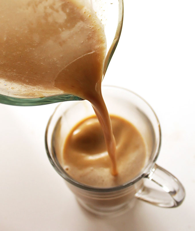 Delicious Coconut Pumpkin Spice Latte! Easy to make! #vegan #pumpkin |robustrecipes.com