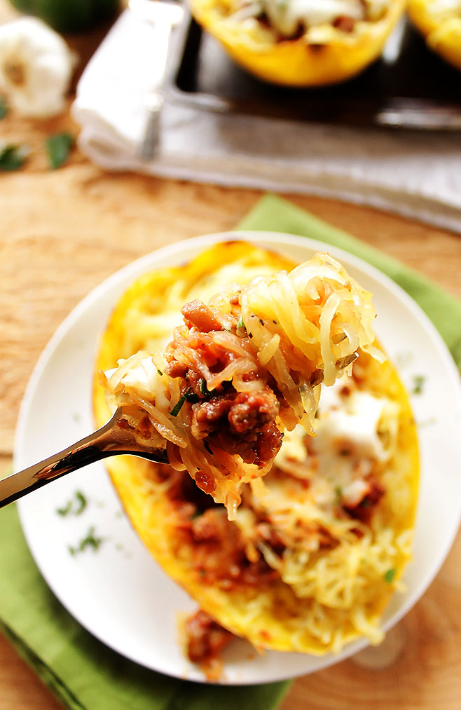 Spaghetti Squash with Meat Sauce. So HEALTHY, So delicious, so satisfying! #glutenfree #lowcarb