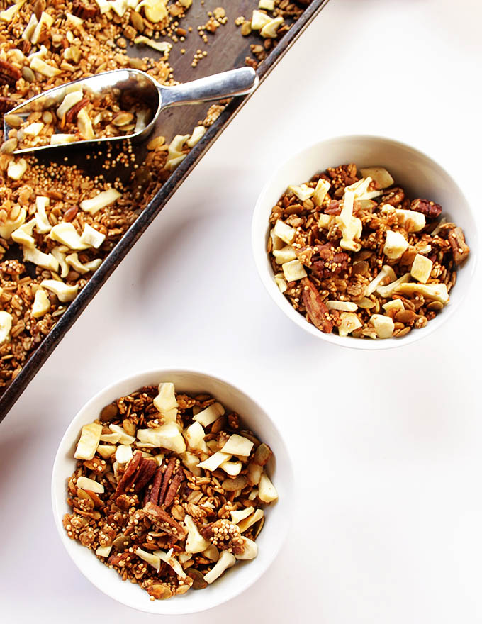 Apple Spiced Granola. Really easy and healthy snack or breakfast. Vegan and Glutenfree!