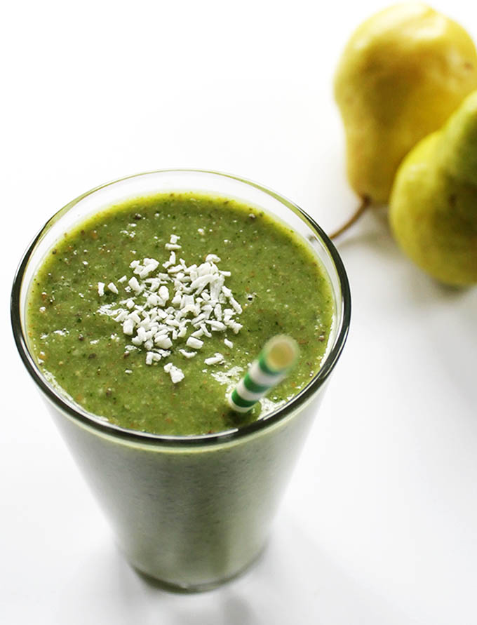 Pear Coconut Green Smoothie. Vegan and Gluten Free! Simple and delicious!