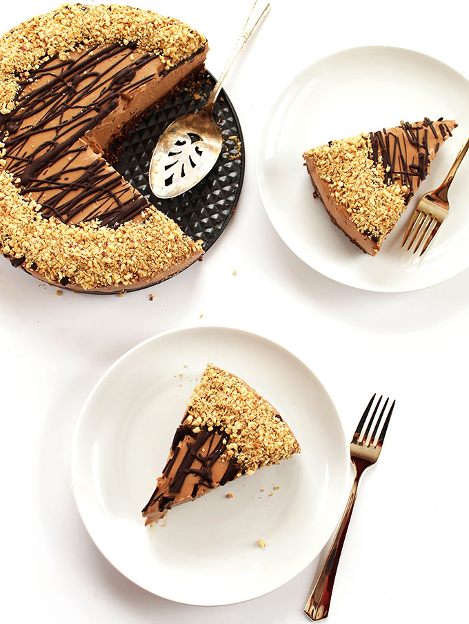 No Bake Nutella cheesecake - Made with a gluten free crust. Irresistible and decedant! A great recipe for a special occasion! | robustrecipes.com
