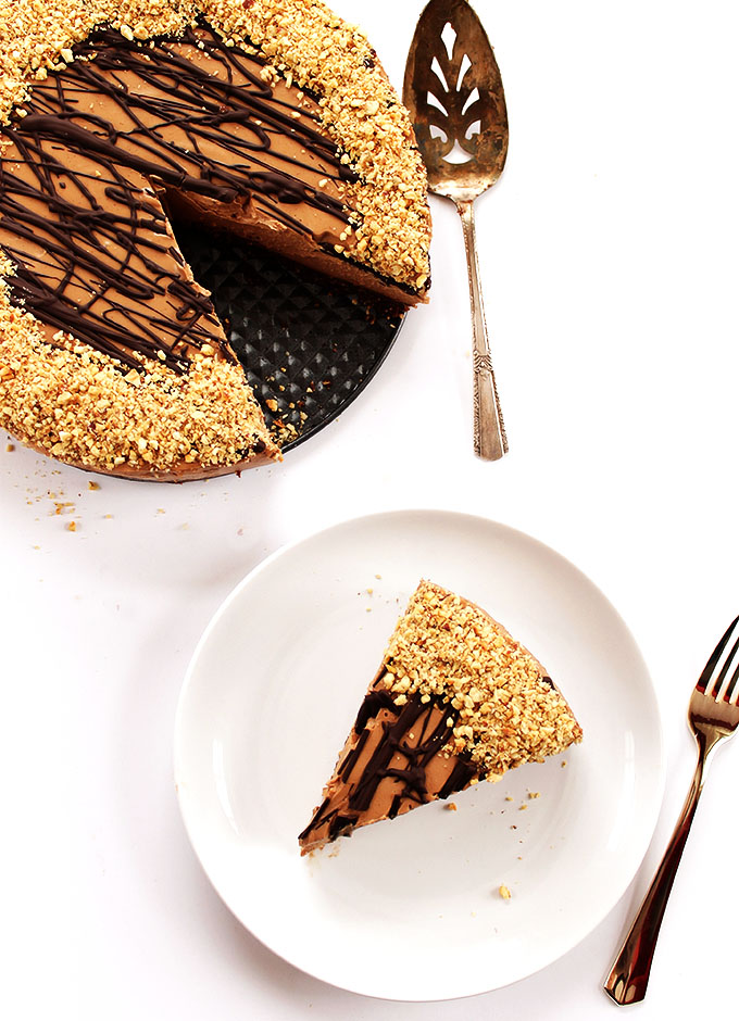 No Bake Nutella Cheesecake. A great dessert recipe for any special occasion! The crust is made with nuts and dates! So irresistible! Gluten free! | robustrecipes.com