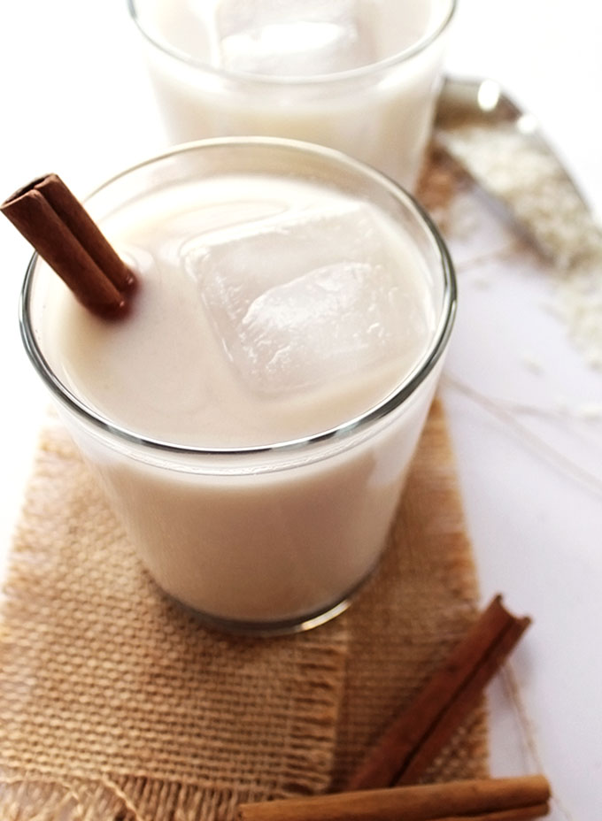 Naturally Sweetened Horchata - Toasted rice, almonds, and cinnamon sticks blended up into a rich creamy drink. Naturally sweetened with agave nectar. EASY to make, refreshing, and dreamy. Vegan/Dairy Free/ Gluten Free. | robustrecipes.com