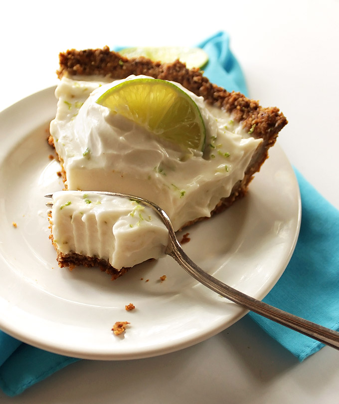 Gluten Free Key Lime Pie - Rich and creamy, perfectly sweet and tart! A simple almond and oat crust with an easy to make vegan no bake filling! We love this dessert recipe in the summer! Gluten Free/vegan/refined sugar free.