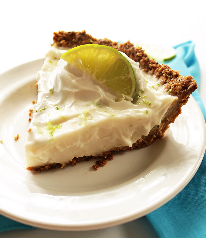 Gluten Free Key Lime Pie - Perfect balance of sweet and tart. creamy filling with a gluten free oat and almond crust. This dessert recipe is easy to make. It's the perfect summertime dessert! Vegan/Gluten free/ refined sugar free
