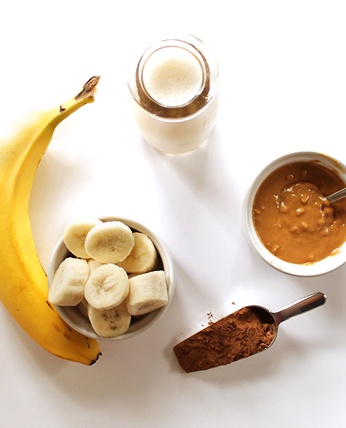 Ingredients for Chocolate peanut butter banana smoothie! Vegan/gluten free