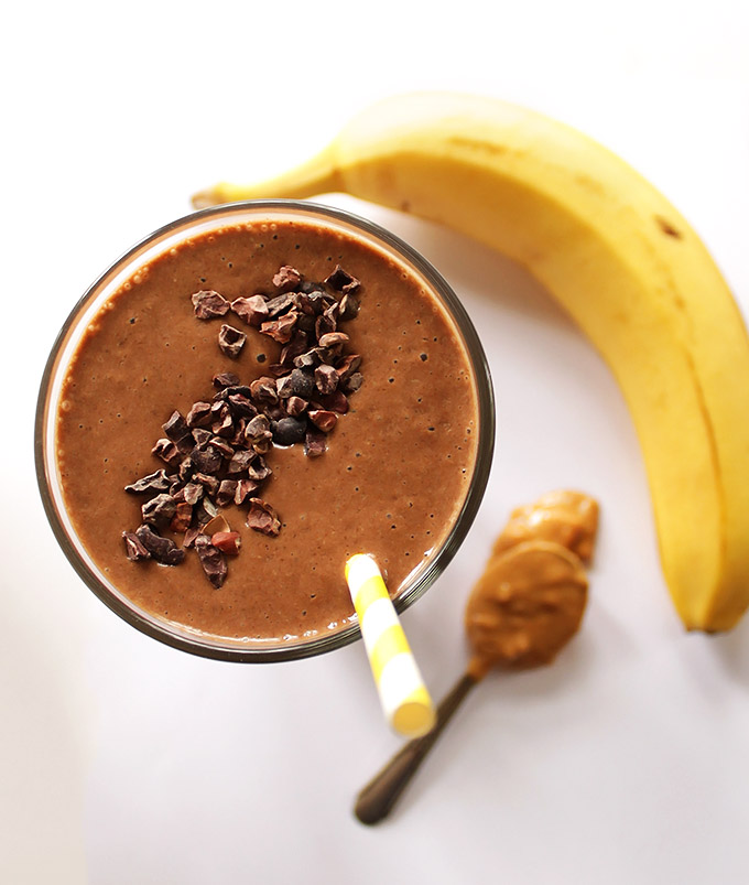 Chocolate Peanut Butter Banana Smoothie - Healthy smoothie that tastes like a shake. Creamy, sweet, and easy to make, only requires 6 ingredients! We love this recipe right after a workout! Vegan/gluten free