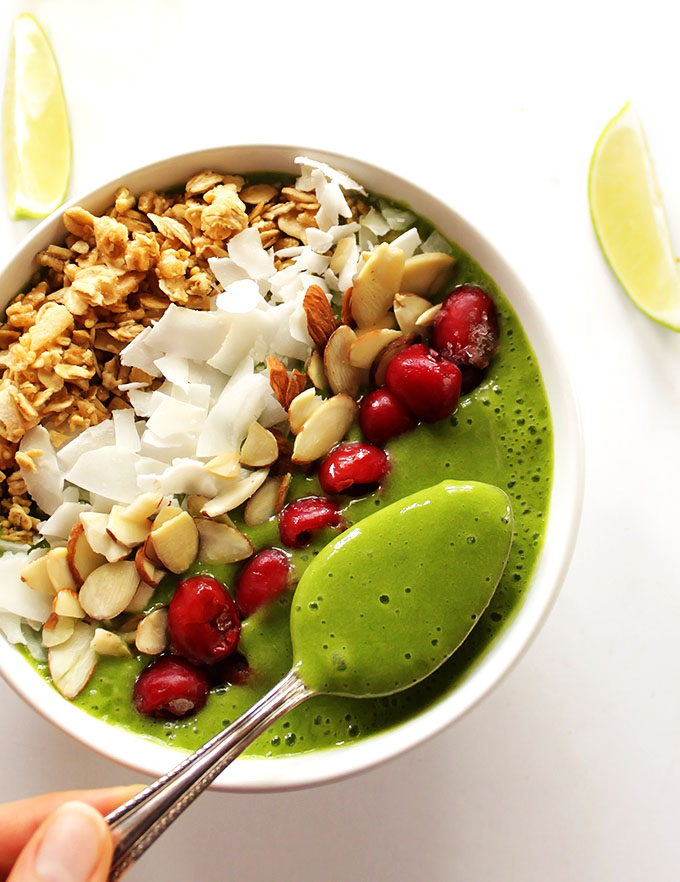 Green Lime Smoothie Bowl - Creamy, sweet, tart, and refreshing. This smoothie bowl is packed with spinach and topped with anything you desire! We love this recipe for breakfast or as a snack! Vegan / gluten free/ refined sugar free.