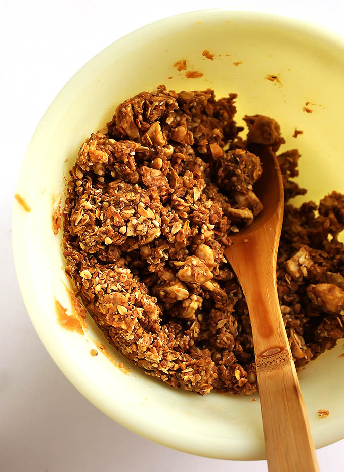 Peanut butter apple granola bars. vegan/gluten free | robustrecipes.com