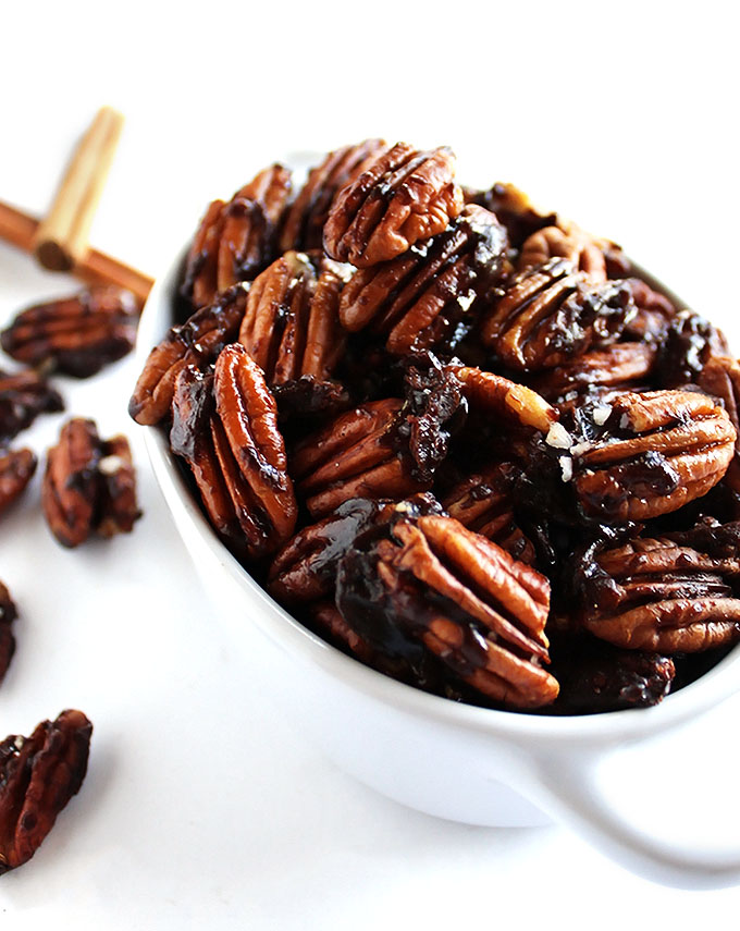 5 Minute Spiced Pecans - Only 7 ingredients! This recipe is EASY to make. They are great for snacking, salads, oatmeal, or yogurt! We love to make these as an edible gift. Vegan/gluten free/refined sugar free | robustrecipes.com