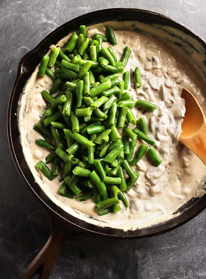 Gluten Free Green Bean Casserole - Crunchy green beans in a super creamy homemade sauce! Come together in 45 minutes! Perfect recipe for your holiday menu! Dairy Free/Gluten Free | robustrecipes.com