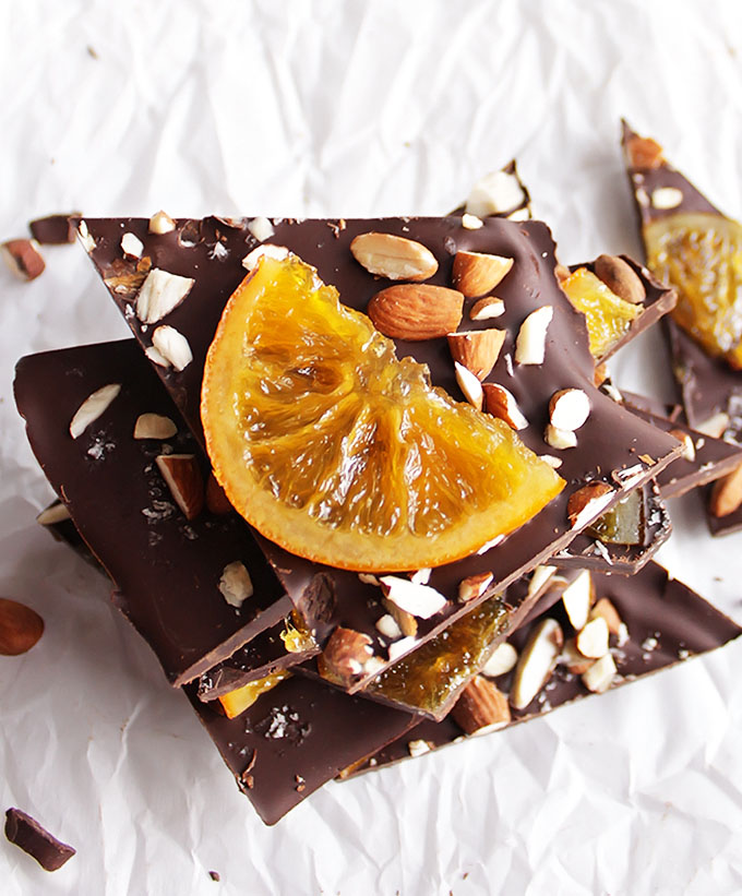 Dark Chocolate Bark with Candied Oranges - This chocolate bark makes a great edible gift! Smooth, dark chocolate topped with juicy candied oranges, almonds, and sea salt! This recipe is so delicious! Gluten free | robustrecipes.com
