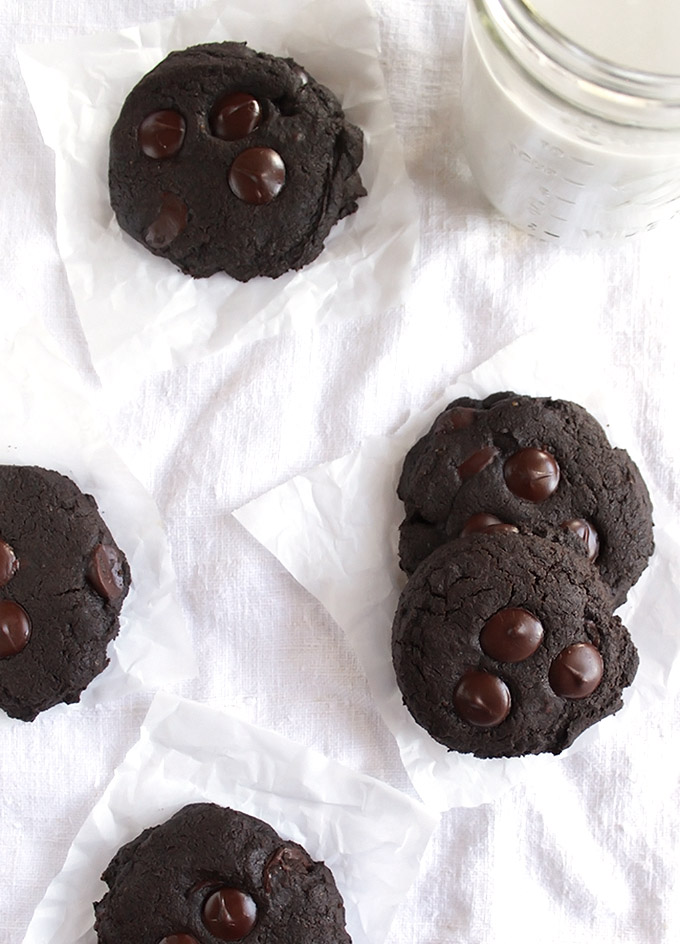 Gluten Free Chocolate Cookies - Soft, rich and chocolate-y! These cookies are so yum! They are perfect for all of your baking needs!! This recipe is EASY to make! Gluten Free/Refined Sugar Free/Dairy Free | robustrecipes.com