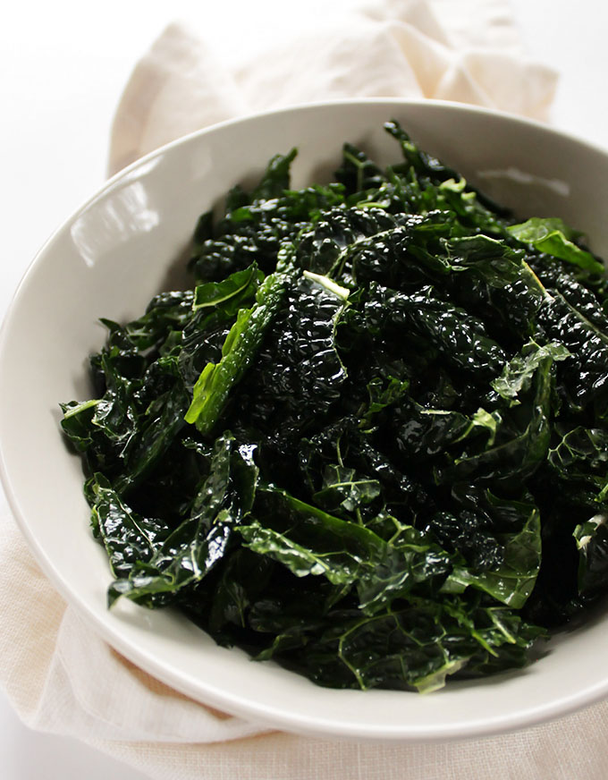 Kale for Roasted Veggie Salad with Skinny Ranch Dressing. Gluten Free | robustrecipes.com