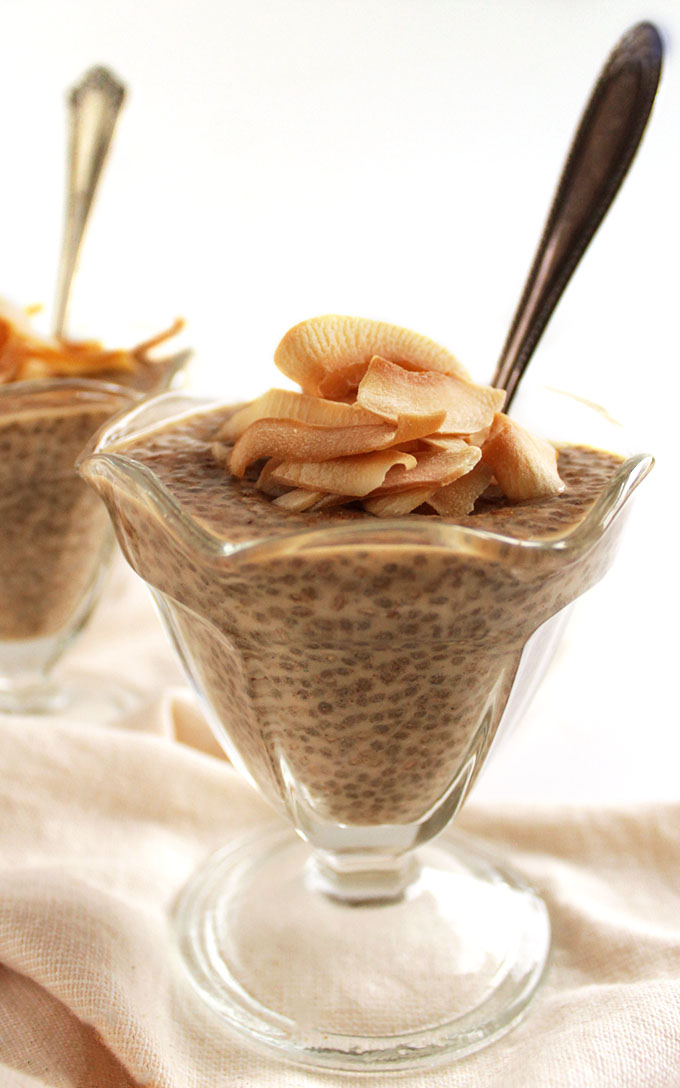 Vegan Chai Spiced Chia Pudding - rich, creamy and bursting with warming chai spices. This recipe is easy to make! Perfect for a healthy dessert, snack, or part of a breakfast. So YUM! Vegan/Gluten Free/Dairy Free | robustrecipes.com