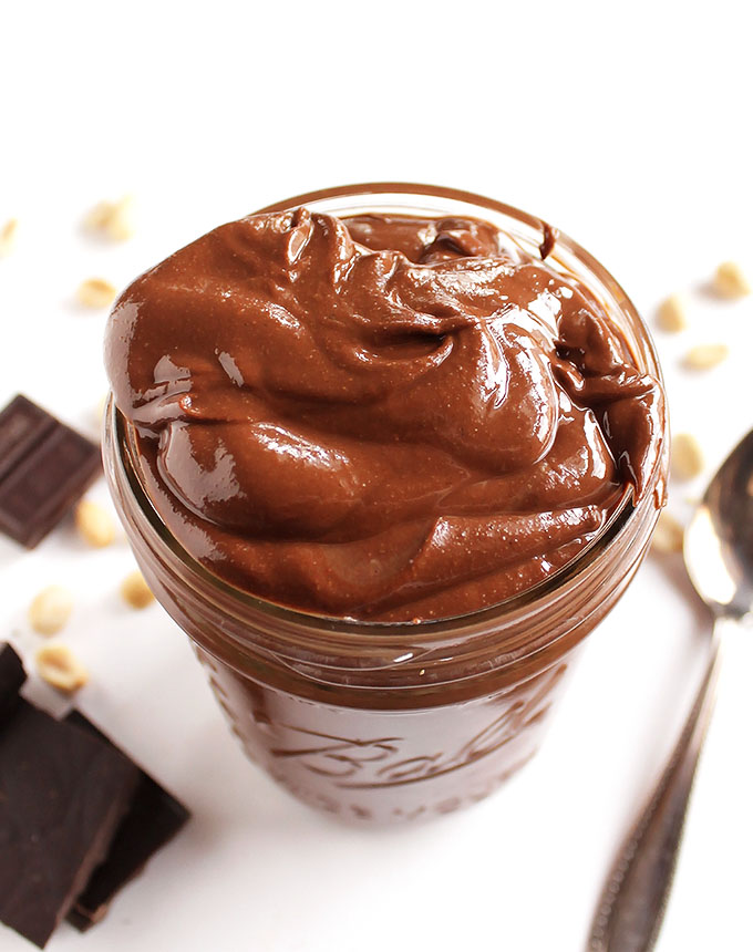 2 Ingredient Homemade Dark chocolate Peanut Butter - Only requires 2 ingredients, peanuts and melted dark chocolate! So creamy and rich! This recipe makes the perfect edible gift. Spread on toast, cookies, or just eat with a spoon! Gluten Free/Vegan/Dairy Free | robustrecipes.com