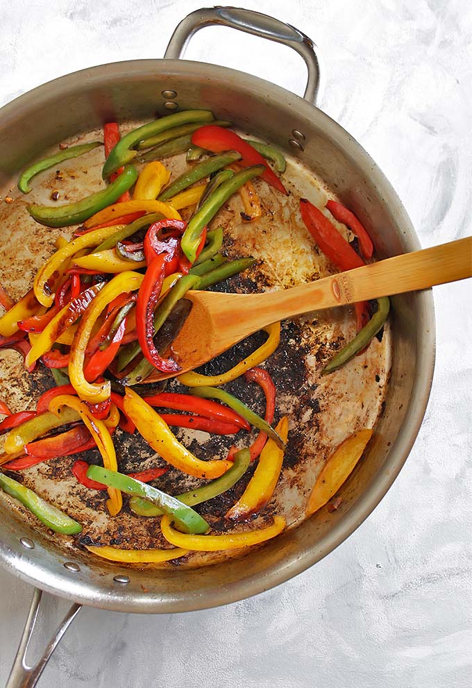 Chicken Fajita Bowls with Cilantro Lime Rice | robustrecipes.com