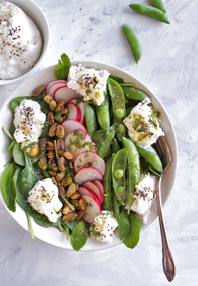 https://robustrecipes.com/wp-content/uploads/2017/03/Simple-Spring-Salad-with-Sugar-Snap-Peas-and-Burrata-3.jpg