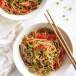 Easy Gluten free lo mein that tastes just like what you get at a restaurant. Best part is this recipe only takes 25 minutes to make. (vegan) | robustrecipes.com
