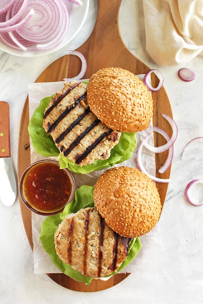 Pineapple Turkey Burgers with Homemade Teriyaki Sauce - Juicy burgers that are topped with grilled pineapple and homemade teriyaki sauce. so YUM! Perfect for summer or fall grilling! Gluten Free/Dairy Free/Refined Sugar Free | robustrecipes.com