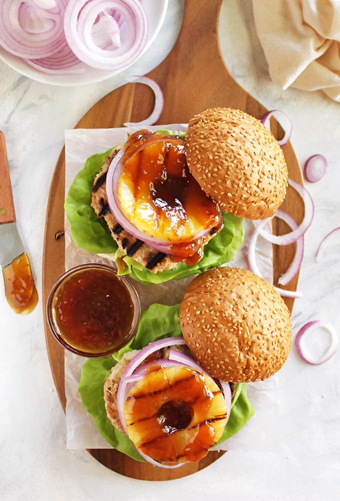 Pineapple Turkey Burgers with Homemade Teriyaki Sauce - Juicy burgers that are topped with grilled pineapple and homemade teriyaki sauce. so YUM! Perfect for summer or fall grilling! Gluten Free/Dairy Free/Refined Sugar Free | robustrecipes.com