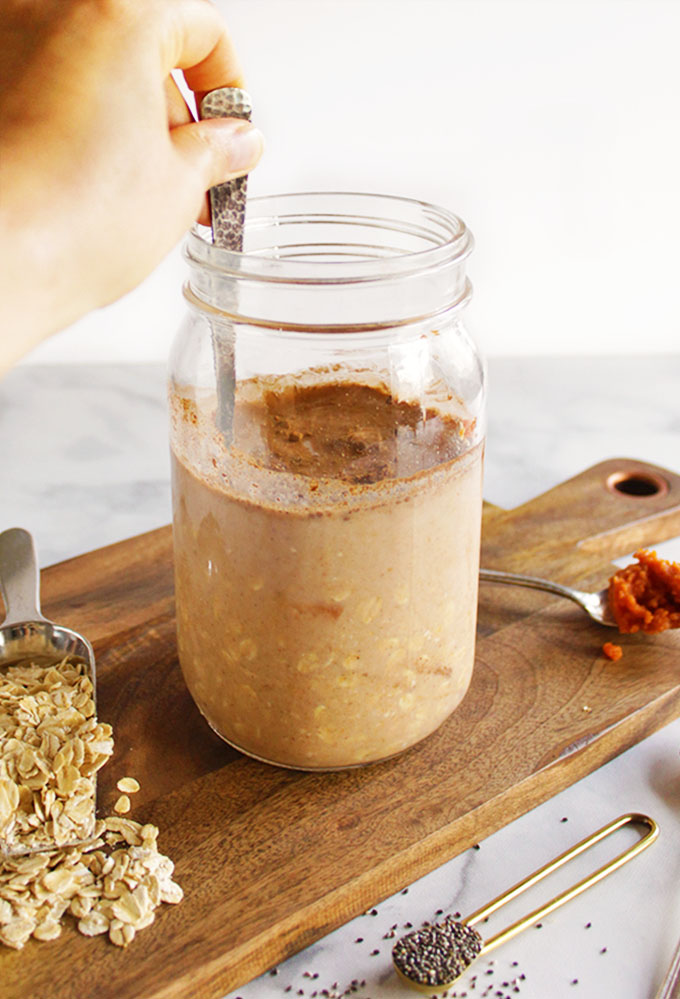 Pumpkin Pie Overnight Oats with Peanut Butter Swirl - the perfect weekday breakfast. Mix it up the night before and breakfast is waiting for you in the morning. This recipe has all the pumpkin spice fall flavors! #breakfast #oats #pumpkin #fall #easyrecipes #pumpkinspice | robustrecipes.com