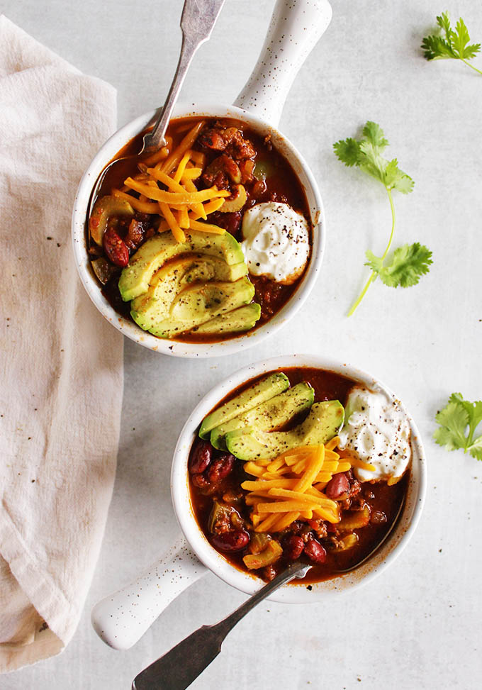 The Best Instant Pot Chili - hearty and perfectly spiced. It's a fall staple that's made easier by the use of the Instant Pot. The perfect way to warm up! #instantpot #chili #soup #recipe #glutenfree