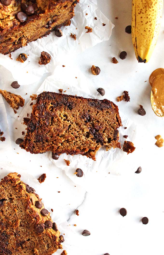  Peanut Butter Swirl Banana Bread with Chocolate Chips - everything we love about banana bread with a touch of decadence from the swirled peanut butter and dark chocolate chips. Gluten free and perfect for any occasion. #bananabread #peanutbutter #glutenfree #chocolate | robustrecipes.com