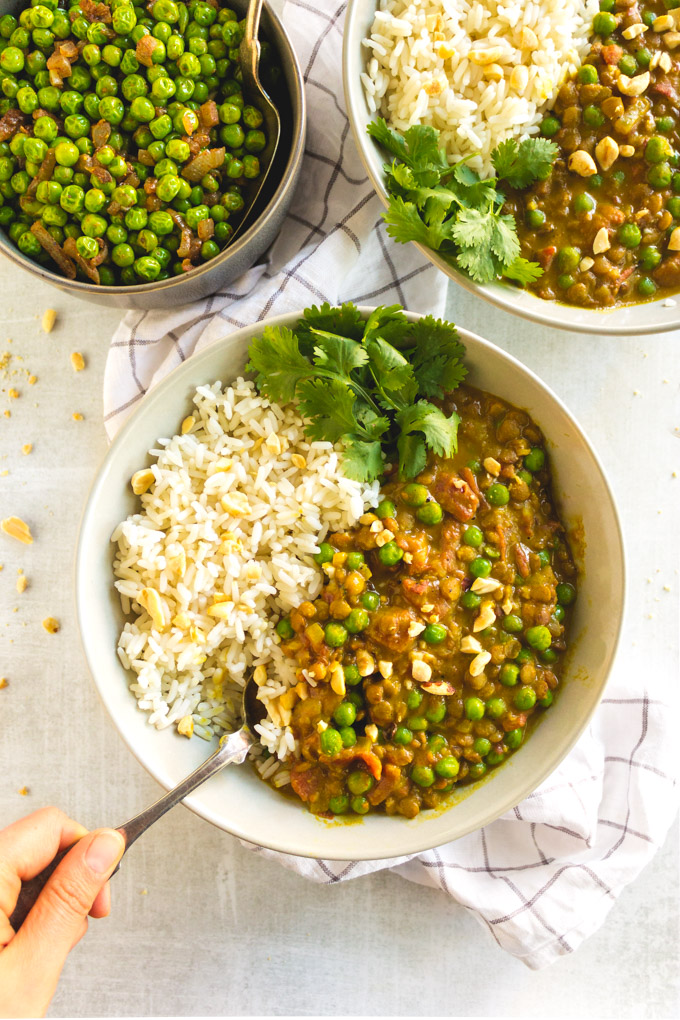 Instant Pot Creamy Lentil Curry (30 Minutes) - a vegan meal it is packed with protein, flavor, and veggies. It's creamy, sweet, with a hint of spice. #vegan #glutenfree #instantpot #instantpotrecipe #vegetarian #lentils #coconutmilk #rice #weeknightdinner #curry #easyrecipe #entree | robustrecipes.com