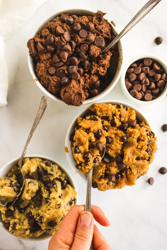 3 easy egg free edible cookie dough recipes. Simple ingredients, 10 minutes, & totally safe to eat! Vanilla (classic), peanut butter, & triple chocolate. All of them are gluten free. #glutenfreedessert #cookiedough #ediblecookiedough #chocolatechips | robustrecipes.com