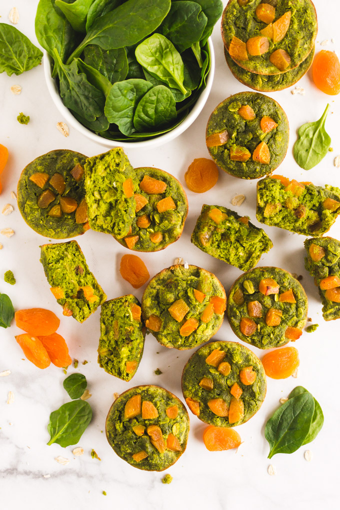 Healthy Spinach Muffins with Apricots and Raisins - These healthy spinach muffins have 2 cups of fresh spinach blended into the batter for an extra nutritious muffin. You can't taste the spinach, promise. #glutenfreebaking #glutenfreemuffins #spinachmuffins #spinach #breakfast #breakfastmuffins #healthymuffins #healthyrecipe | robustrecipes.com