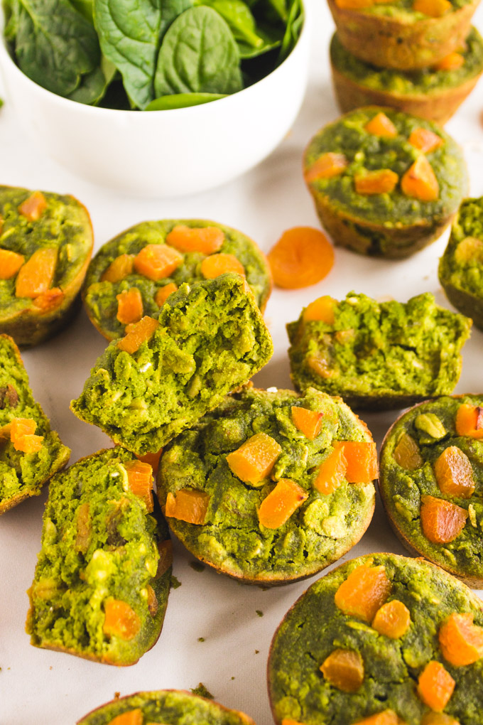 Healthy Spinach Muffins with Apricots and Raisins - These healthy spinach muffins have 2 cups of fresh spinach blended into the batter for an extra nutritious muffin. You can't taste the spinach, promise. #glutenfreebaking #glutenfreemuffins #spinachmuffins #spinach #breakfast #breakfastmuffins #healthymuffins #healthyrecipe | robustrecipes.com