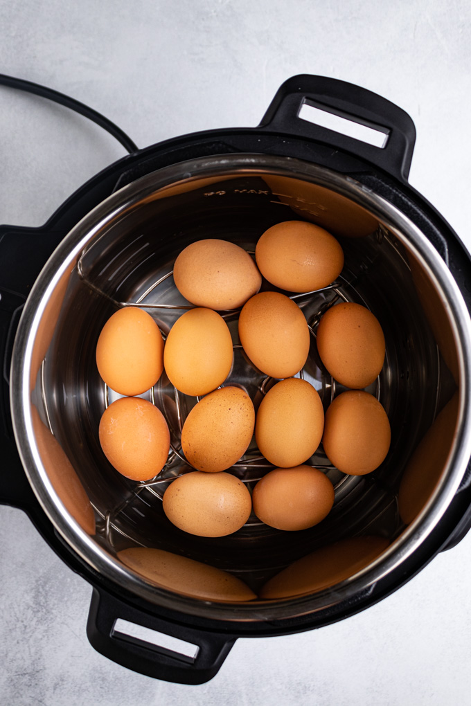12 brown eggs in an instant pot for Instant pot hard boiled eggs.
